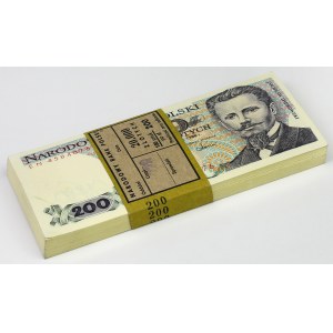 NIEPEŁNA Paczka bankowa 200 zł 1988 - EN (99szt)