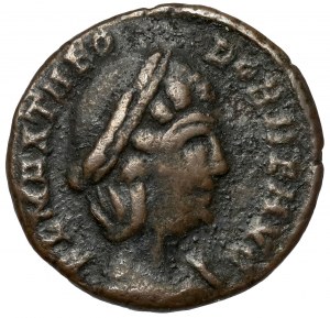 Teodora (337-340) AE14 - żona Konstantyna I