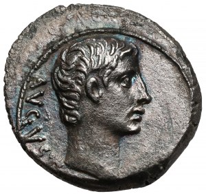 Octavianus Augustus (27 pred n. l. - 14 n. l.), denár, Pergamum