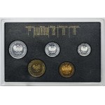 Set, Vintage sets of 1980, 1981 and 1988 circulation coins (17 pieces).