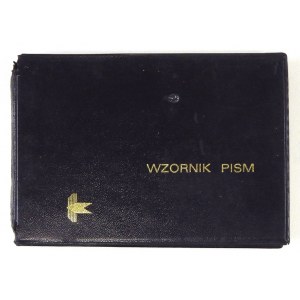 WZORNIK pism photolettering. Warszawa [198-?]. Państwowa Agencja Reklamowa. 16 podł., k. 100....