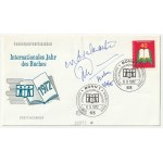 JORGE AMADO. Autogramm des brasilianischen Schriftstellers Jorge Amado (1912-2001, Autor von u. a. Kakao und Gabriela, Zimt und Nelken); auf einem Umschlag, der anlässlich des Internationalen Tages des Buches 1972 herausgegeben wurde