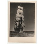 BALTIC. Album mit 10 teilw. Fotos, von denen 5 ein Segelschiff und die anderen 5 Motorschiffe der polnischen Handelsflotte zeigen