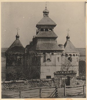 SUTKOWCE (ukr. Сутківці; Latyczow district, pre-partition Podolia province). A defensive Pokrovskaya Orthodox church from around 1467; pre-1939