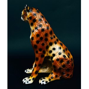 Leopardenfigur aus Vollplastik