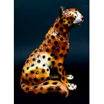 Leopardenfigur aus Vollplastik