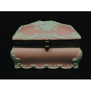 Decorative relief casket with lid