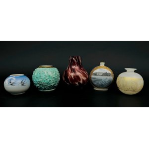 Decorative set of 5 different vases