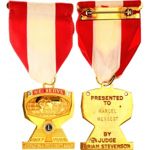 International President Award We Serve 1987 - 1988