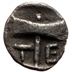 Islands off Troas, Tenedos AR Obol (Silver, 0.49g, 8mm) ca 450-387 BC.