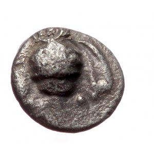 Ionia, Ephesos AR Tetartemorion (Silver, 0.16g, 5mm) ca 500-420 BC.