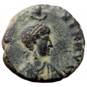Aelia Eudoxia (Augusta, 400-404) AE centenionalis (Bronze, 2.00g, 14mm)