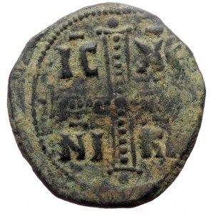 Anonymous, attributed to Michael IV (1034-1041) AE Follis (Bronze, 6.45g, 29mm) Constantinople