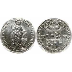 Netherlands Utrech 10 Stuivers 1682 Obverse: Crowned arms divide value. Reverse...