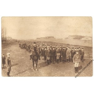 [POW] Kolumna marszowa na ćwieczeniach (1917)