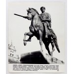 [WARSZAWA - Pomniki Warszawy] - zestaw 16 czarno-białych reprodukcji fotograficznych. Warszawa [B. d.]...