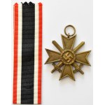 Niemcy, III Rzesza, Krzyż Zasługi Wojennej za rok 1939 z mieczami, klasa II, sygn. 51 - Edward Gorlach