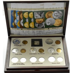 Polen, Silber-Sammlermünzen, Jahrgang 2011 in einer Holzbox, UNC