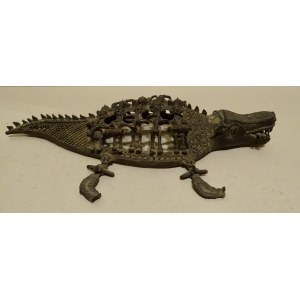 Bronze crocodile, thin-walled casting.