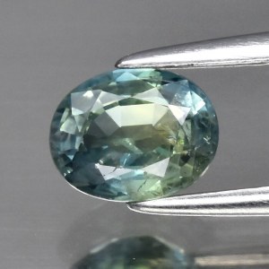 Natural Sapphire 0.74 ct. 6.0x4.8 mm. Australia - video