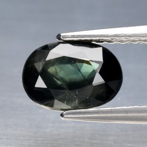 Szafir Naturalny 1.32 ct. 7.2x5.0 mm. Tajlandia - video