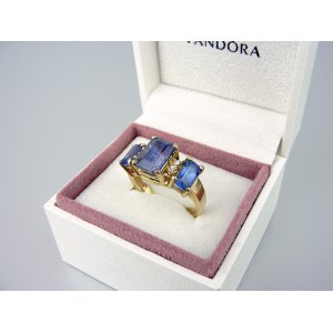 RING WITH NATURAL TANZANITES AND DIAMONDS - 585 gold - video.