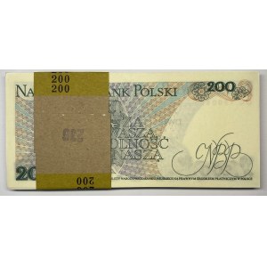 Paczka bankowa 200 złotych 1986 seria DC - (100 sztuk)