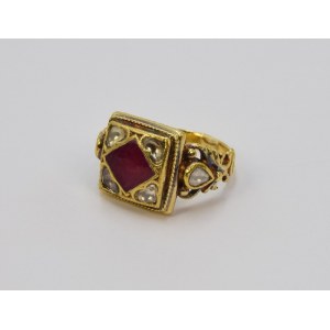 Ring with rubies