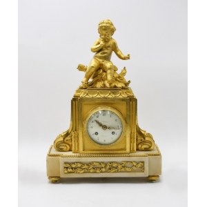 Warsztat zegarmistrzowski CROSNIER vel CRONIER (czynny od połowy XVIII w.), Zegar kominkowy z siedzącym puttem