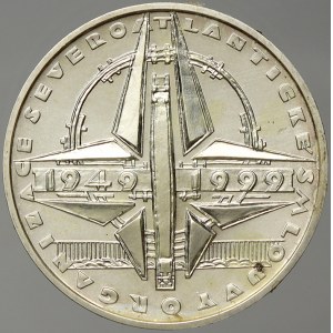 Česká republika 1993 – nyní. 200 Kč 1999 NATO. patina