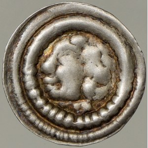 Béla III. + IV. (1172-96, 1235-70). Malý brakteát (15 mm). Husz.-jako 194