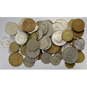 Konvoluty. Konvolut mincí Asie (264 g)