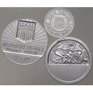 Nová Paka. Sportovní medaile, různé. Al 30 mm (1982), Al 46 mm (1992), Al 46 mm (b.l.). Vše sign. Vít