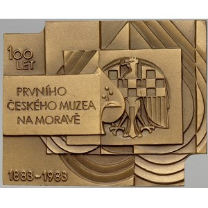 Olomouc. 100 let prvního českého muzea na Moravě 1883-1983.