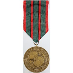 Česká rep. Svobodná spolková republika Kraví Hora – medaile POETA VINNÉ KVASNICE 2010. Bronz 40 mm, stuha