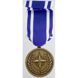 Medaile NATO a OSN. Medaile NATO pro Makedonii (dle stuhy). Bronz, stuha