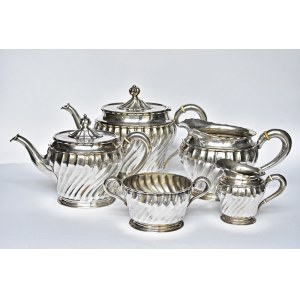 SILVER TEA SET, CA. 1910
