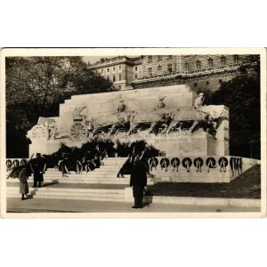 1941 Budapest I. Budai vár, Palota tér (ma Dózsa György tér)...