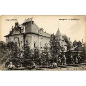 Budapest XII. Svábhegy, Nagy szálloda, gyógyszertár, síneken ülő gyerekek