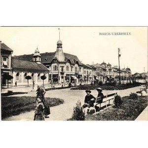 Marosvásárhely, Targu Mures; Ferdinánd Király tér. Révész Béla kiadása / square, park