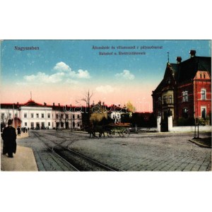 Nagyszeben, Hermannstadt, Sibiu; Vasútállomás, Állomás tér a Villamosművel. Vasúti levelezlapárusítás 6. 1915. ...