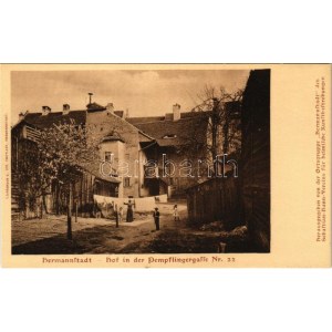 Nagyszeben, Hermannstadt, Sibiu; Hof in der Pempflingerstrasse Nr. 22. Jos. Drotleff / udvar az utcán / street...