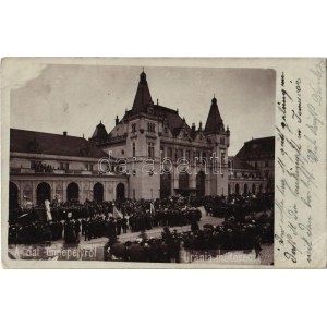 1903 Temesvár, Timisoara; Dalünnepély, vasútállomás / song festival, crowd, railway station. Uránia műterem photo (EB...