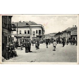 1939 Huszt, Chust, Khust; Fő tér, autóbuszok, Hitelbank, üzletek / námestí / main square, autobuses, credit bank...