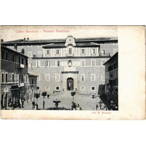 Castel Gandolfo, Palazzo Pontificio / Pontifical Palace, shops (small tear)