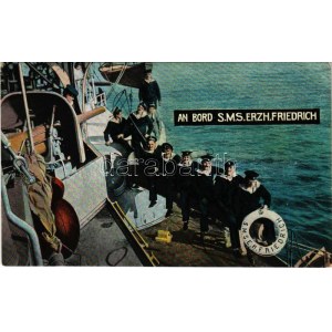 SMS Erzherzog Friedrich pre-dreadnought csatahajó (Linienschiffe) fedélzete matrózokkal az ágyúcsövön / K.u.K...