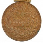 1890. Bronz Katonai Érdemérem a katonai érdemkereszt szalagján, kardokkal aranyozott bronz kitüntetés mellszalagon T...