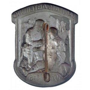 Osztrák-Magyar Monarchia 1914-1916. Sanitats Abteilung (Szanitéc osztag) 1914-1916) Zn sapkajelvény (43x34mm) T:1- ...