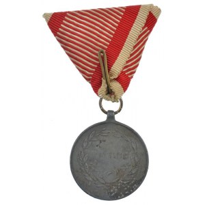 1917. Károly Bronz Vitézségi Érem hadifém kitüntetés mellszalagon, viseleti példány(?) T:2- oxidáció / Hungary 1917. ...