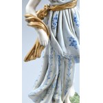 Sevres francia női figura, kézzel festett porcelán, virágokon apró lepattanások, jelzett, m...